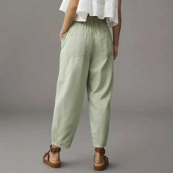 Anthropologie Pilcro Sage Green Barrel Leg Tapered Pants Size 29 - Picture 3 of 5